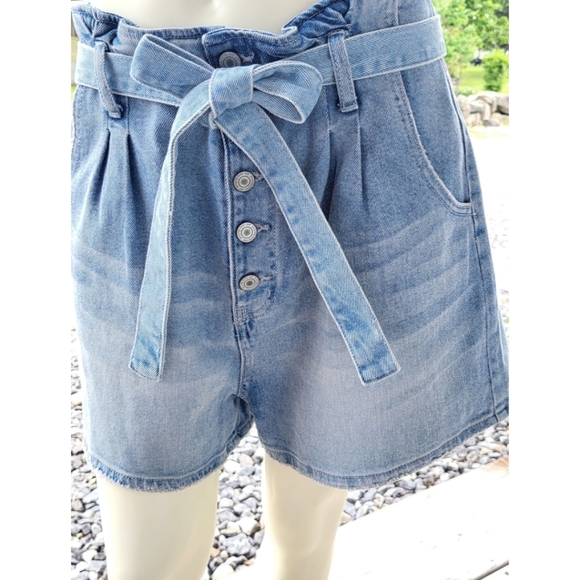 SO Paperbag Hi Waist Mom Shorts, Medium Wash, J17, NWT✔️ - Picture 3 of 13